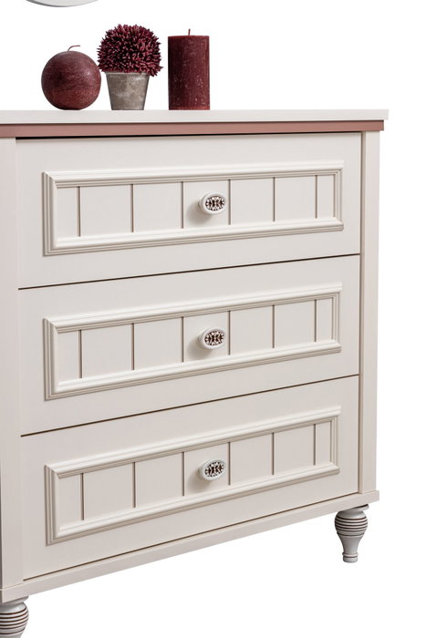 Hanah Home Ezgi Cómoda en Crema claro Hanah Home Ezgi Cómoda en Crema claro